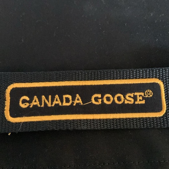 Canada Goose men’s medium black coat - Picture 6 of 9